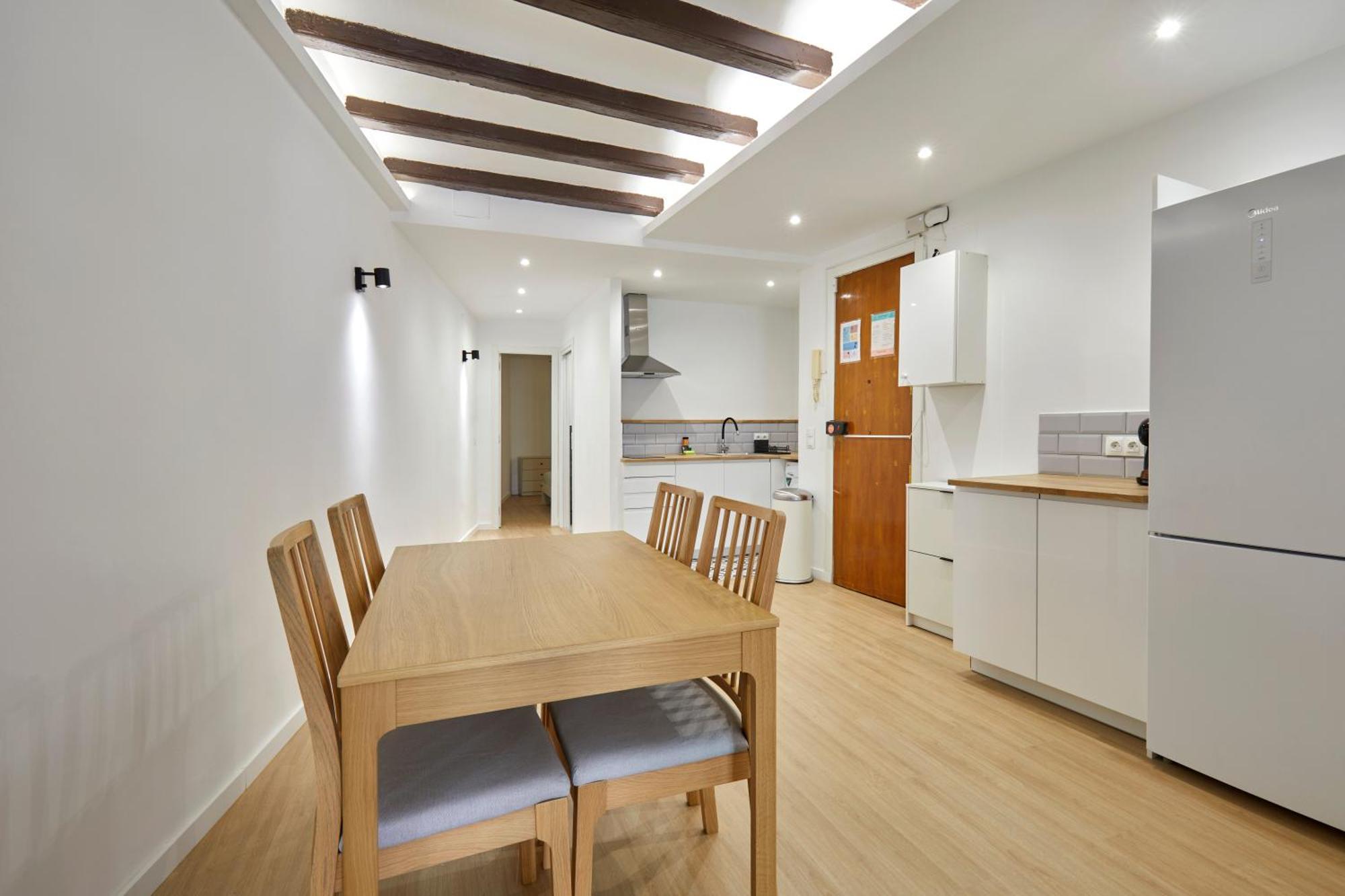 17 Next To El Molino Barcelona